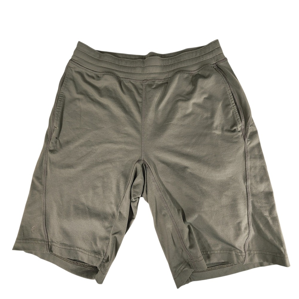 Manduka Yoga Shorts sz M Mens Gray Athletic Training Stretch Performance Wicking